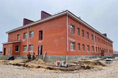 Строительство нового детского сада в Рыбном завершат до конца года